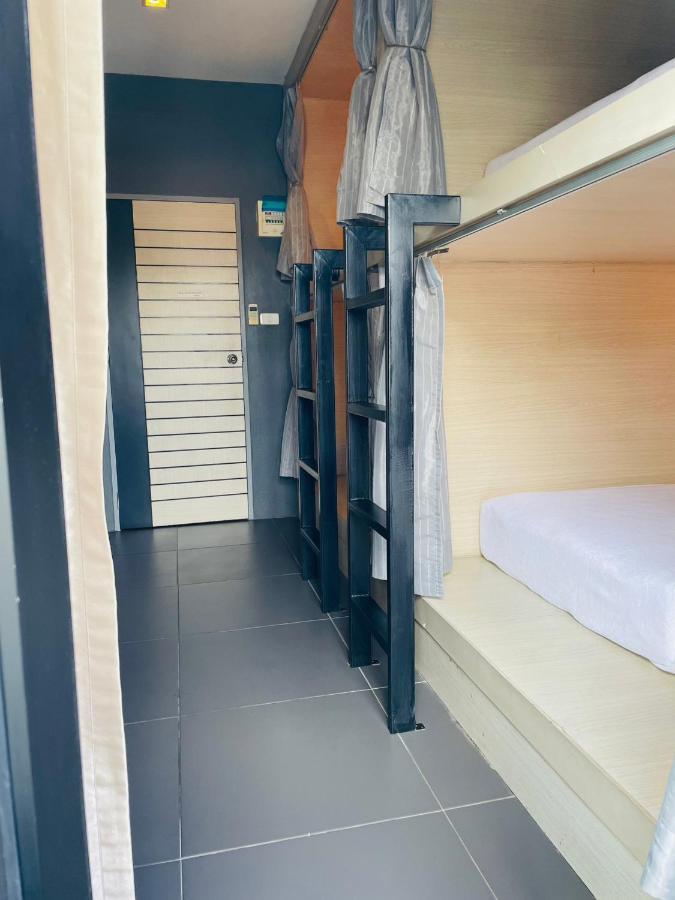 بيت شباب Rabbitel Phuket المظهر الخارجي الصورة